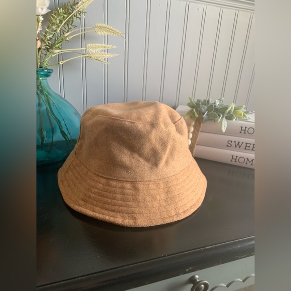 Kensie bucket hat - Picture 1 of 5